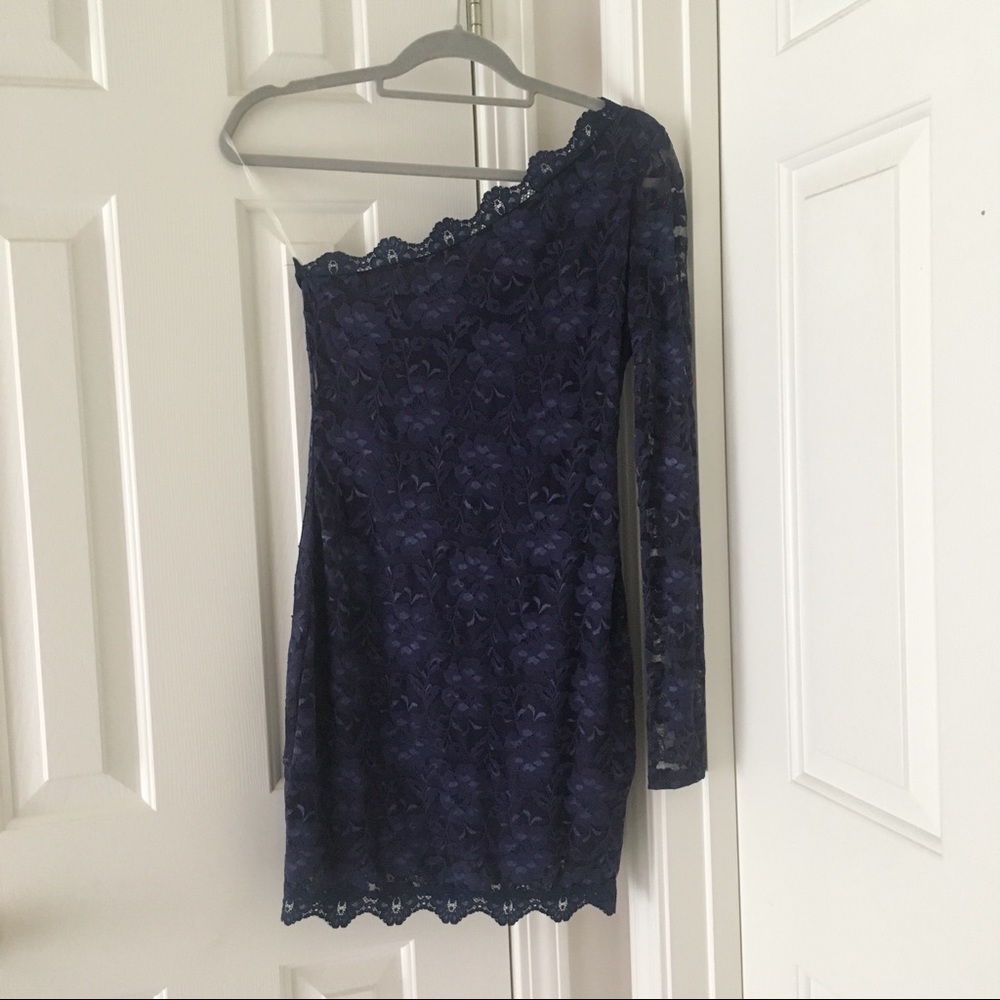 Tobi dark blue lacy dress